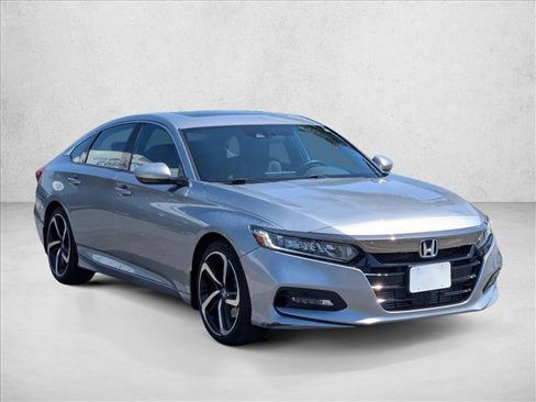 Used 2019 Honda Accord Sport image 3