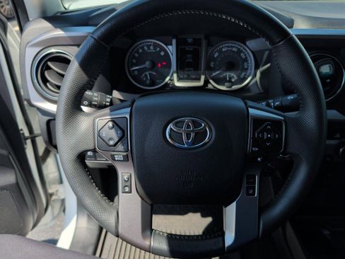 Used 2023 Toyota Tacoma SR5 AWD/4WD image 18