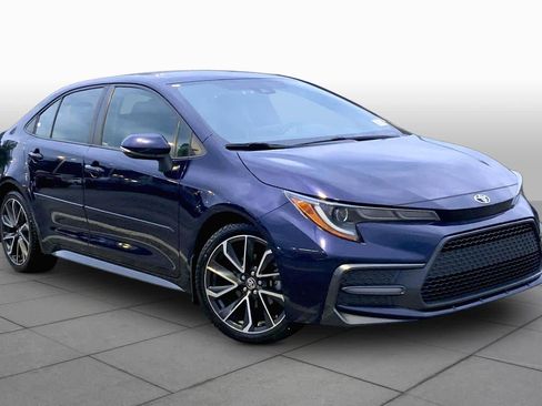 Used 2020 Toyota Corolla SE w/ SE Premium Package FWD image 3