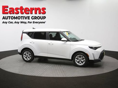 Used 2023 Kia Soul LX w/ Option Group 015 FWD image 48