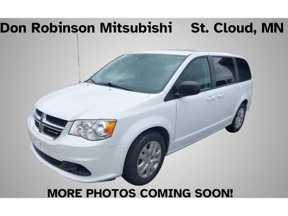 Used 2018 Dodge Grand Caravan SE w/ UConnect Hands-Free Group