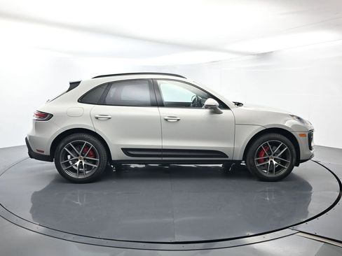 Certified 2022 Porsche Macan S image 16