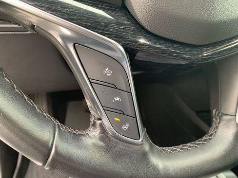 Used 2022 Cadillac XT5 Premium Luxury image 23