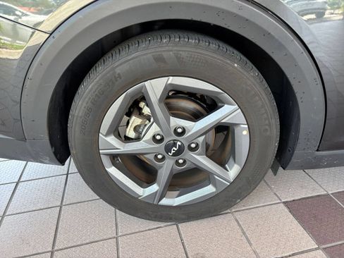 Used 2025 Kia K4 FWD image 29