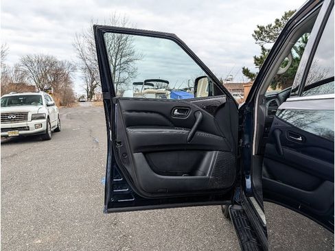 Used 2024 INFINITI QX80 Luxe image 10