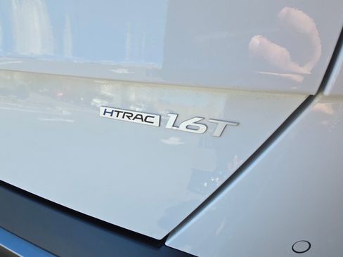 Used 2024 Hyundai Kona Limited image 9