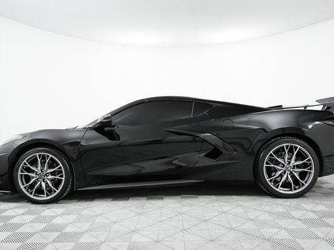 Used 2025 Chevrolet Corvette Stingray Preferred Cpe w/ Z51 Performance Package RWD image 4