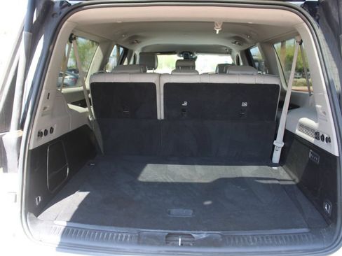 Used 2024 Jeep Wagoneer L Series II RWD image 7