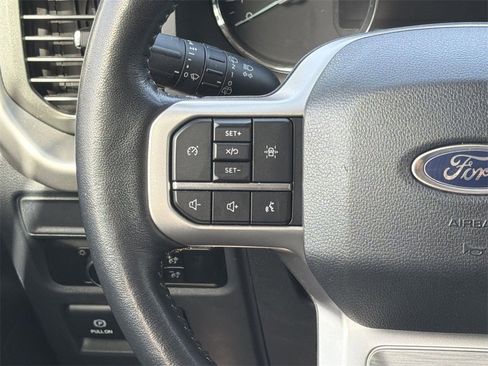 Used 2024 Ford Expedition XLT image 8