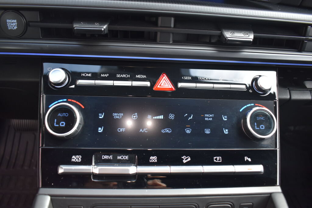 Used 2025 Hyundai Santa Fe Calligraphy AWD/4WD image 12