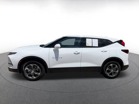 Used 2025 Chevrolet Blazer LT FWD image 9