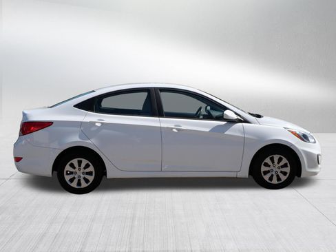 Used 2017 Hyundai Accent SE FWD image 8