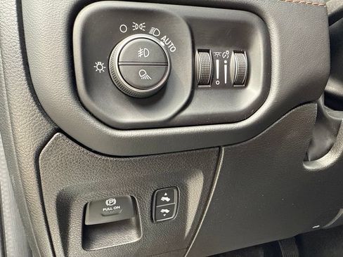 Used 2022 RAM 1500 Limited w/ Body Color Bumper Group AWD/4WD image 23