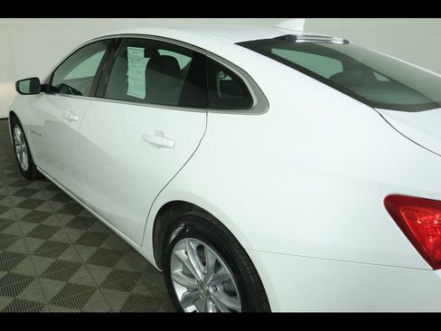 Used 2024 Chevrolet Malibu LT FWD image 16