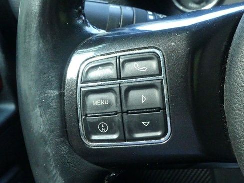Used 2018 Jeep Wrangler Unlimited Rubicon AWD/4WD image 15