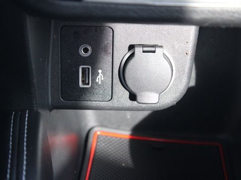 Used 2019 Nissan Kicks SR w/ SR Premium Package image 38