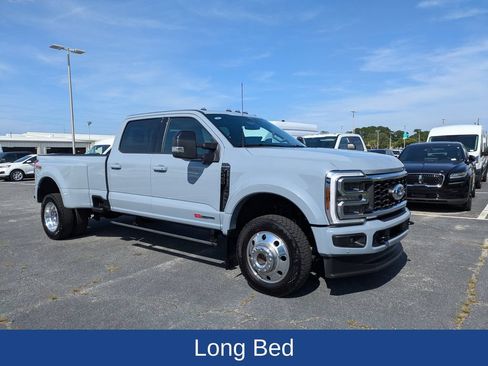 Used 2026 Ford F450 Platinum w/ FX4 Off-Road Package AWD/4WD image 2