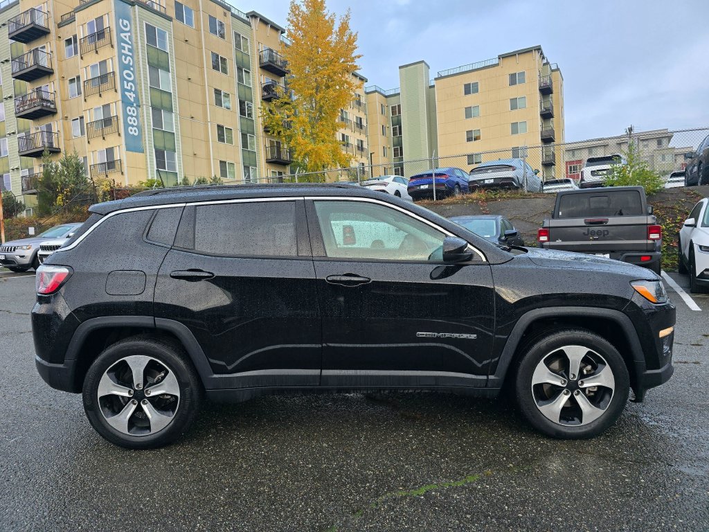 Used 2018 Jeep Compass Latitude w/ Popular Equipment Group FWD image 9
