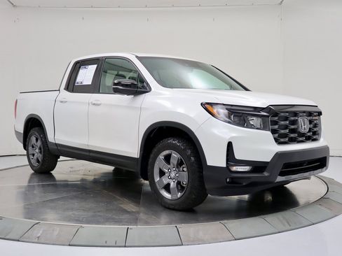 Used 2024 Honda Ridgeline TrailSport image 7