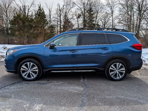 Used 2022 Subaru Ascent Limited image 9