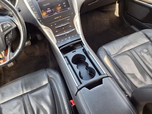 Used 2013 Lincoln MKZ Base image 15