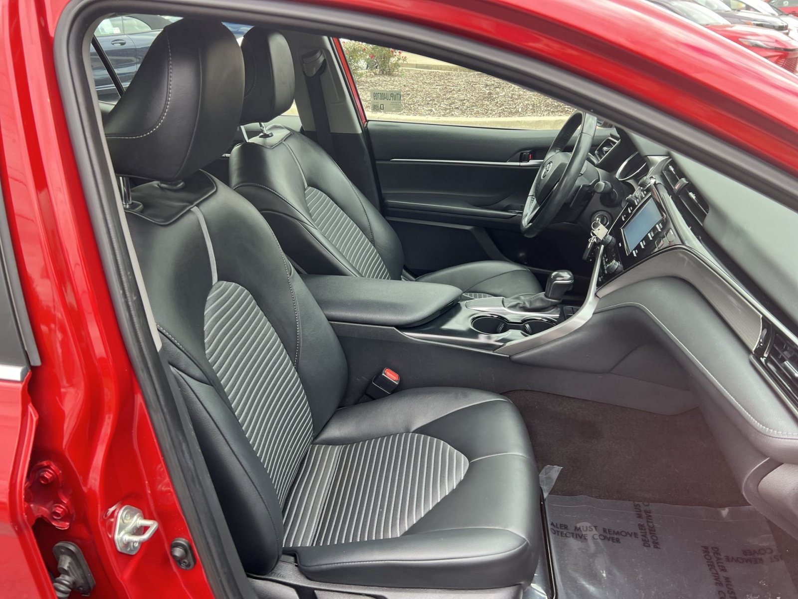 Used 2020 Toyota Camry SE FWD image 25