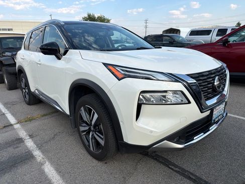 Used 2021 Nissan Rogue Platinum AWD/4WD image 3