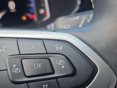 Certified 2022 Volkswagen Taos SEL image 13