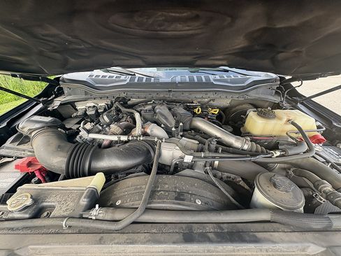 Used 2019 Ford F250 Lariat w/ Lariat Ultimate Package AWD/4WD image 13