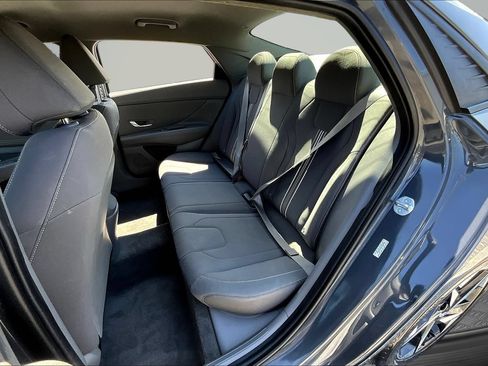 Used 2023 Hyundai Elantra SEL w/ Convenience Package FWD image 19