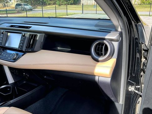 Used 2017 Toyota RAV4 Limited w/ Advanced Technology Package image 19