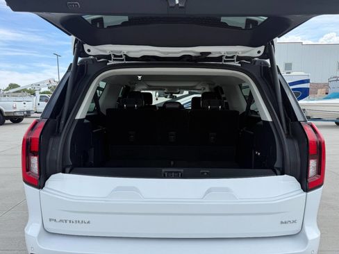 Used 2025 Ford Expedition Max Platinum AWD/4WD image 28