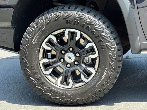 Used 2024 Chevrolet Silverado 1500 ZR2 AWD/4WD image 31