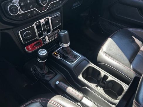 Used 2020 Jeep Gladiator Rubicon AWD/4WD image 16