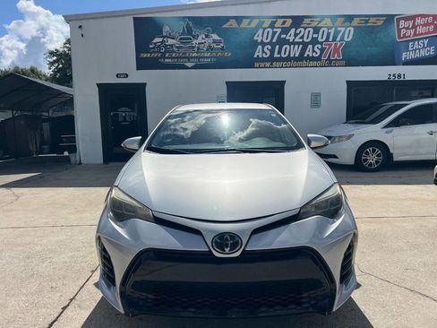 Used 2017 Toyota Corolla SE FWD image 2