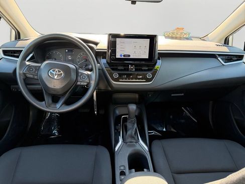 Used 2025 Toyota Corolla LE FWD image 16