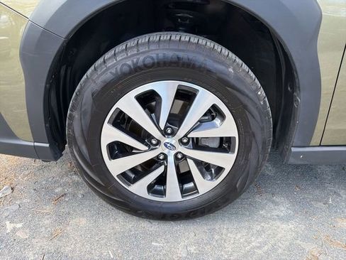 Used 2024 Subaru Outback Premium image 5