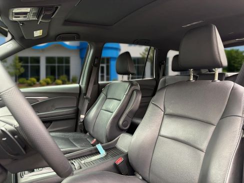 Used 2023 Honda Passport EX-L image 13