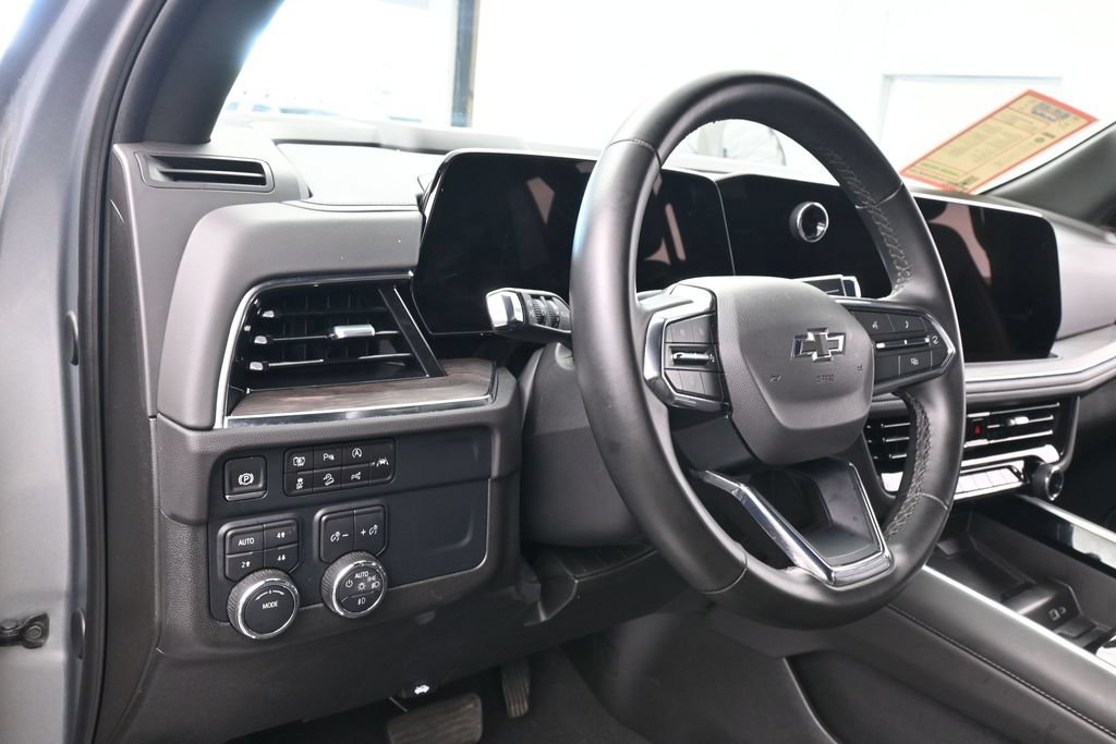 Used 2025 Chevrolet Tahoe Z71 AWD/4WD image 15