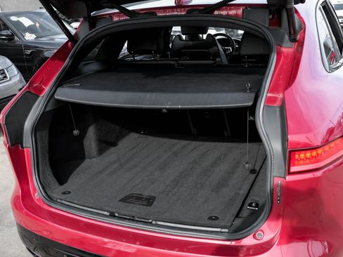 Used 2018 Jaguar F-PACE S image 54