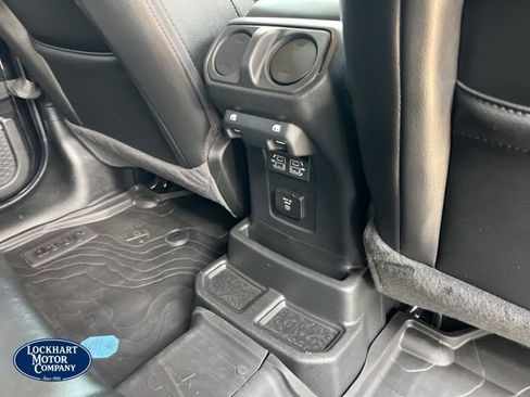 Used 2022 Jeep Wrangler Unlimited Sahara w/ LED Lighting Group AWD/4WD image 32