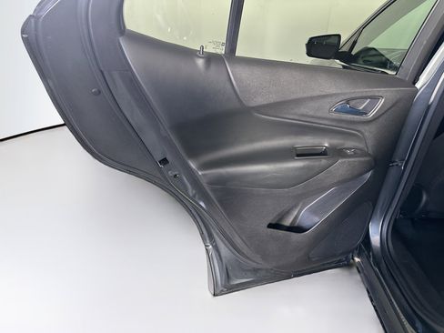 Used 2020 Chevrolet Equinox LT image 26