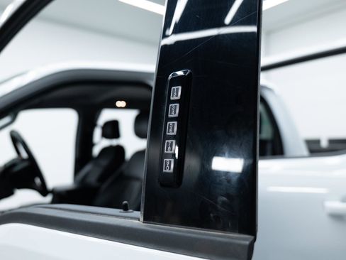 Used 2024 Ford F250 Lariat image 16