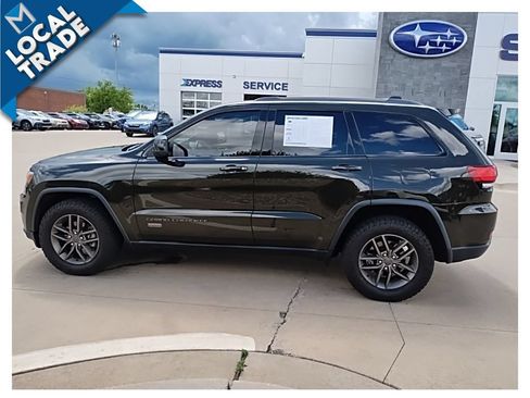 Used 2016 Jeep Grand Cherokee Laredo 75th Anniversary AWD/4WD image 9