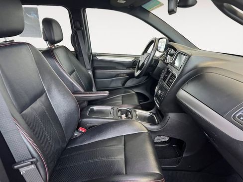 Used 2019 Dodge Grand Caravan GT FWD image 13