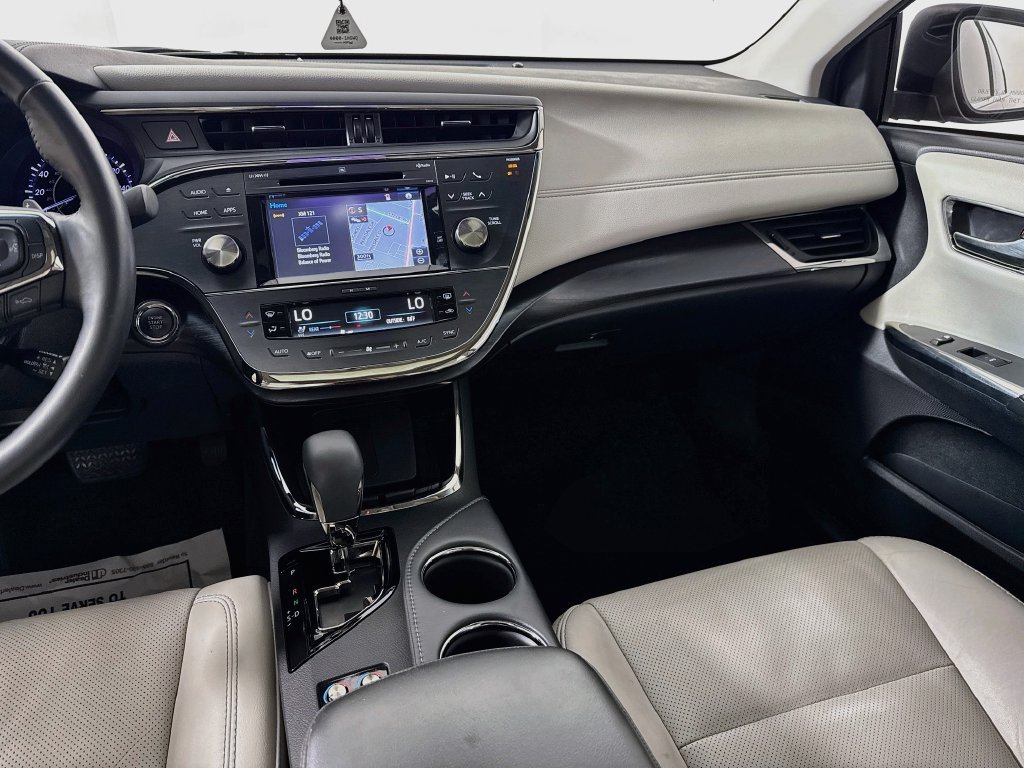 Used 2018 Toyota Avalon Limited FWD image 29