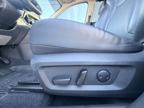 Used 2021 Nissan Rogue SV w/ Premium Package image 24