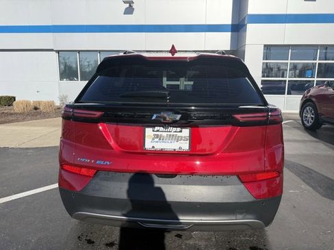Used 2022 Chevrolet Bolt EUV LT w/ Convenience Package image 10