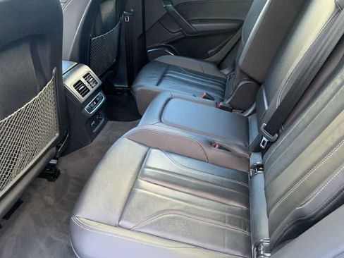 Used 2023 Audi Q5 e Premium w/ Convenience Package image 28