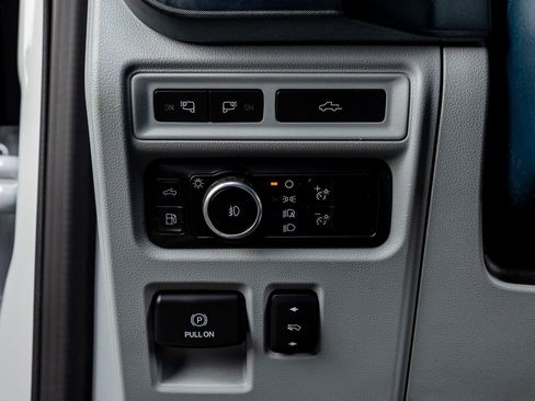 Used 2022 Ford F150 Limited image 22